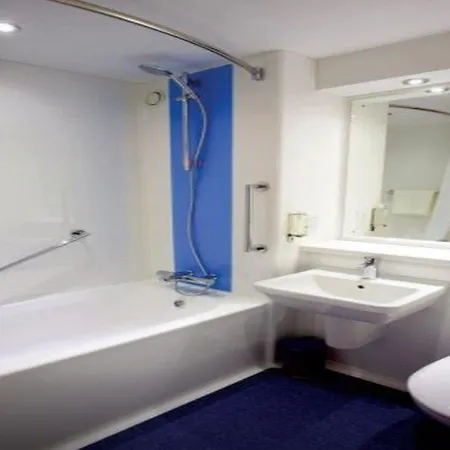 Travelodge 3*