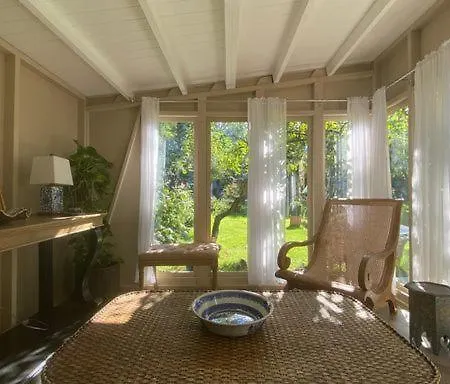 Lyndhurst - Victorian With Heated Pool *
