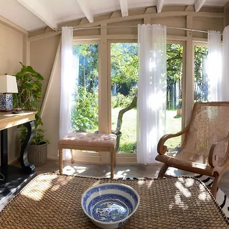 Lyndhurst - Victorian With Heated Pool *