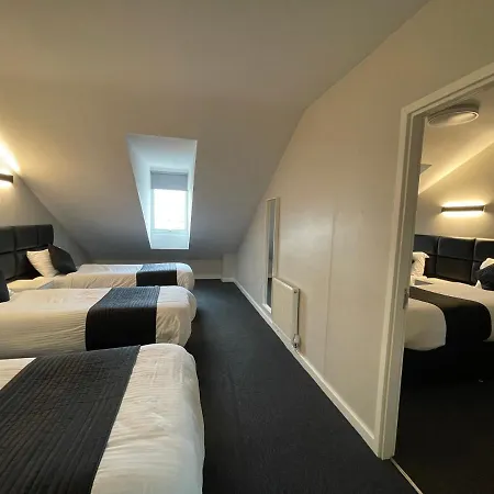 Mays - 102 Mill Street, Free Parking, 2 Minute Walk To Baltic Market And Centre - Sleep 1-10 Guests Aparthotel 3*