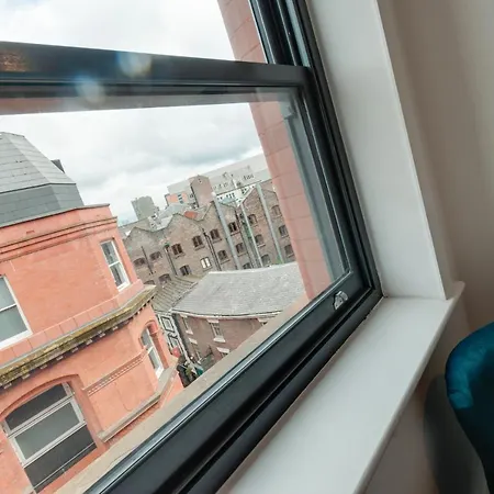 Mathew Street Centre *