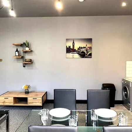 Clifton Apartment *