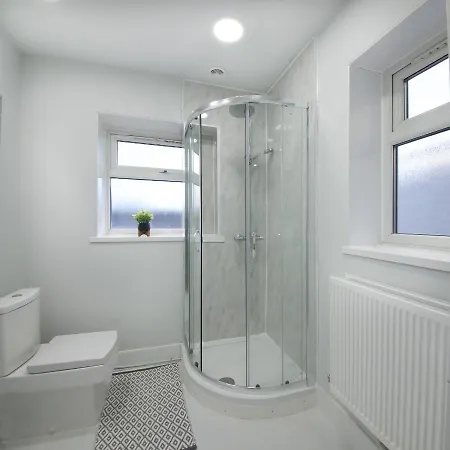 15 Selwyn Street, Luxury House * Liverpool