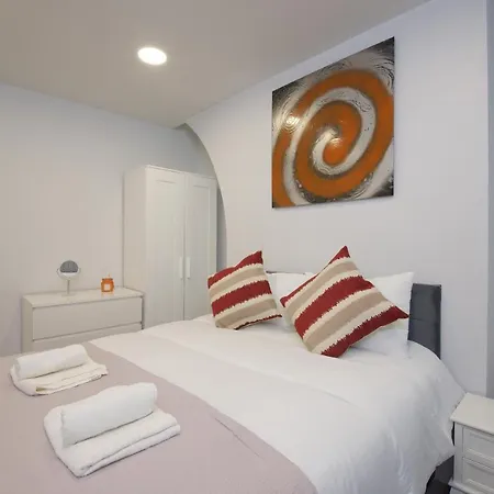 15 Selwyn Street, Luxury House * Liverpool