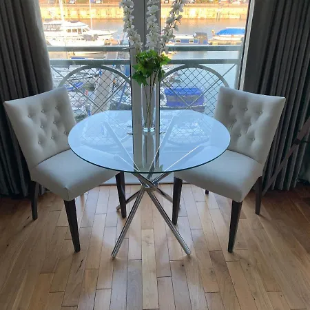Liverool Dockside Apartment * Liverpool