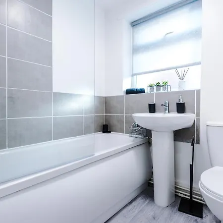 Holiday home Cozy Anfield House, Entire With Free Wifi & Netflix Liverpool