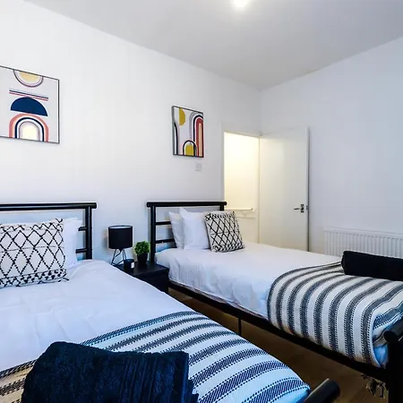 Holiday home Cozy Anfield House, Entire With Free Wifi & Netflix Liverpool