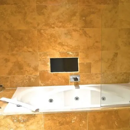 Signature Living Отель