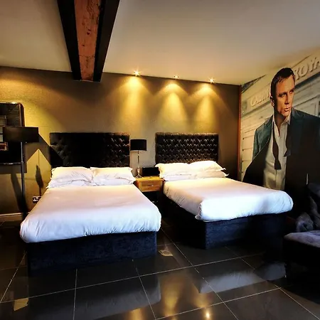 Отель Signature Living