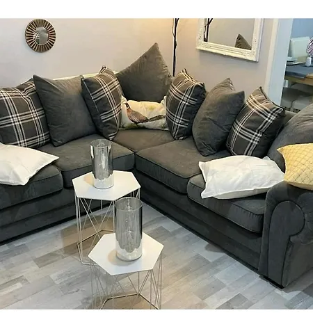 Cheerful 2 Bedroom House * Liverpool