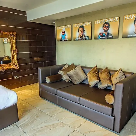 Signature Living Ливерпуль