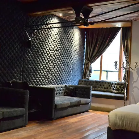 Signature Living