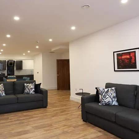Concert Square By Happy Days Apartment *