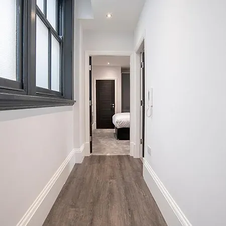 Cavern Quarter By The Castle Collection *