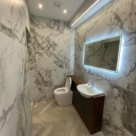 Eleanor Rigby Apts Stanley Street 4*