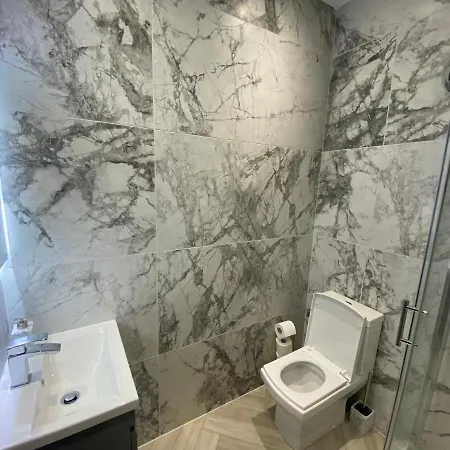 Eleanor Rigby Apts Stanley Street Apartmanhotel
