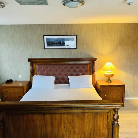 Otel The Sir Thomas 3*