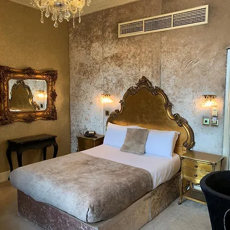 Hotel 30 Street 4*