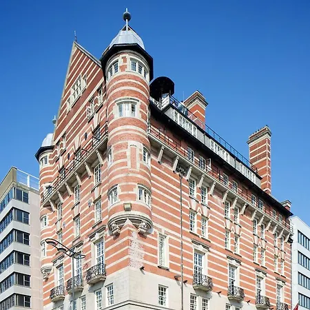 30 Street Hotel