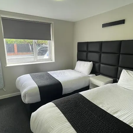 Mays - 102 Mill Street, Free Parking, 2 Minute Walk To Baltic Market And Centre - Sleep 1-10 Guests Aparthotel 3*