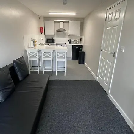 Mays - 102 Mill Street, Free Parking, 2 Minute Walk To Baltic Market And Centre - Sleep 1-10 Guests Aparthotel Liverpool