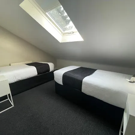 Mays - 102 Mill Street, Free Parking, 2 Minute Walk To Baltic Market And Centre - Sleep 1-10 Guests Liverpool