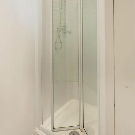 Oyo Palatine 2*