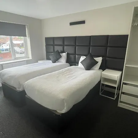 Mays - 102 Mill Street, Free Parking, 2 Minute Walk To Baltic Market And Centre - Sleep 1-10 Guests Aparthotel