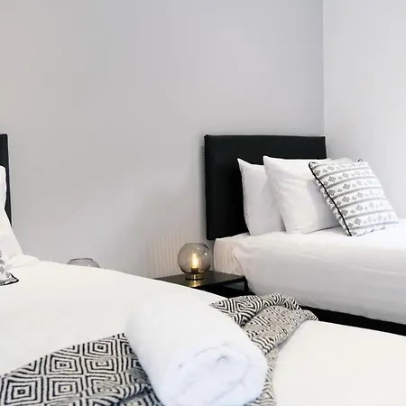 The Kop End By Serviced Living Hotel