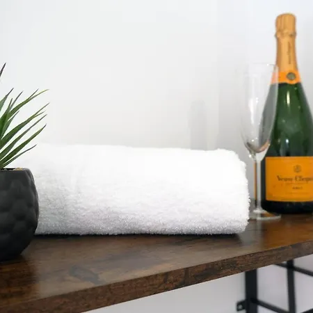 The Kop End By Serviced Living *