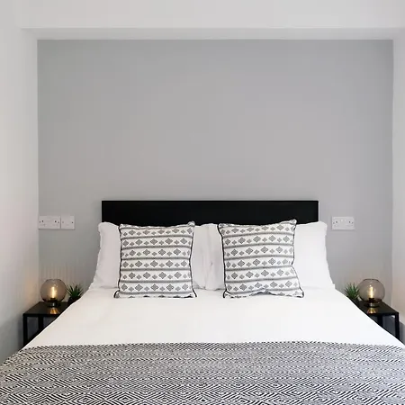 The Kop End By Serviced Living Hotel Liverpool