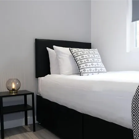 The Kop End By Serviced Living Hotel
