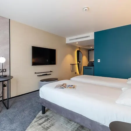 Novotel Paddington Village 4*