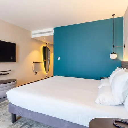 Novotel Paddington Village Hotel 4*