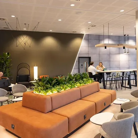 Novotel Paddington Village 4*