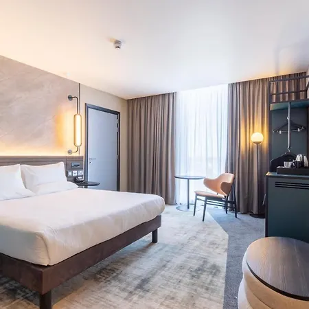 Novotel Paddington Village Hotel 4*
