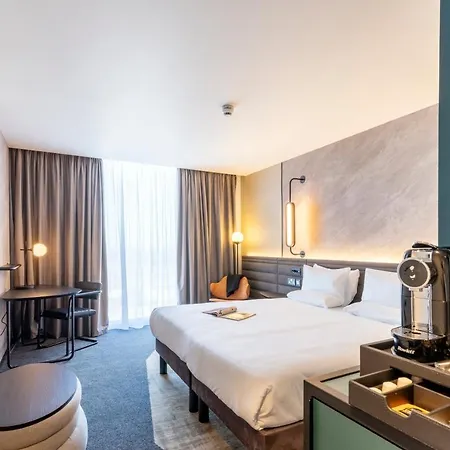 Novotel Paddington Village Hotel