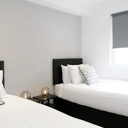 The Kop End By Serviced Living Hotel *