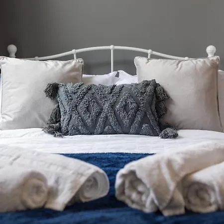 Host - Delightful Hidden Gem Holiday home Liverpool