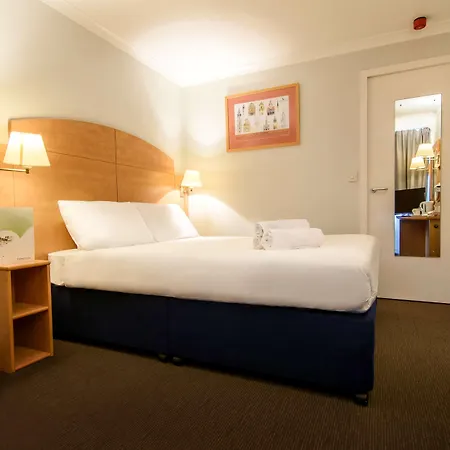 Campanile Hotel 3*