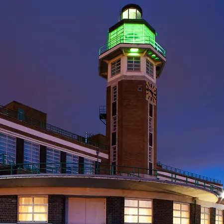 Hotel Crowne Plaza - John Lennon Airport By Ihg