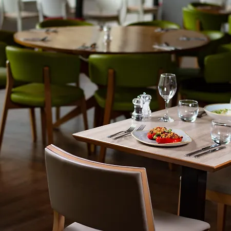 Holiday City Centre By Ihg Отель