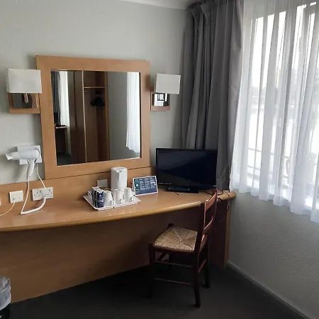 Campanile Hotel 3*
