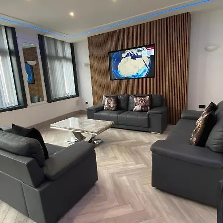 Eleanor Rigby Apts Stanley Street 4*