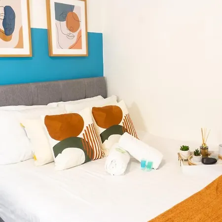 Vakantiehuis Air Host And - Daisy House - Large 3 Bedroom Sleeps 7 10 Minutes From Centre