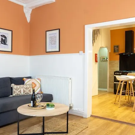 Air Host And - Daisy House - Large 3 Bedroom Sleeps 7 10 Minutes From Centre * Liverpool