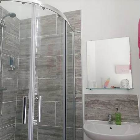 Victorian Renovation 3 Bed & Breakfast Bootle (Merseyside)