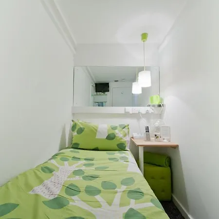 Otel Podzzz@parr Street 2*