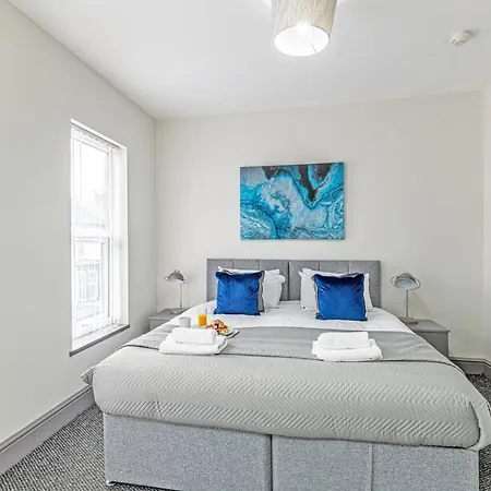 3 Bedroom Holiday home Liverpool