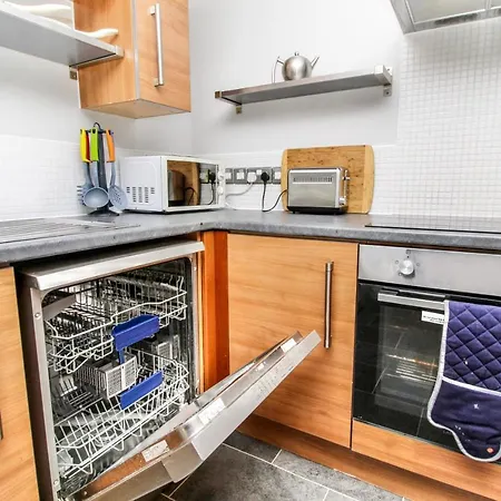 Apartment Host - Elegant Liverpool